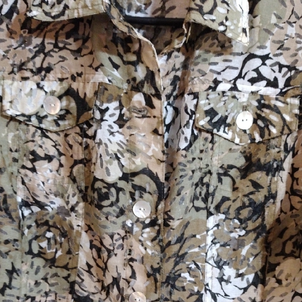 2/ For 8 Dollars Sale Ruby Rd. Wild And Chic Leaf Pattern Button-Up Shirt - Picture 5 of 6